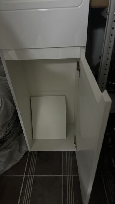 Шкаф пенал в отличном состоянии