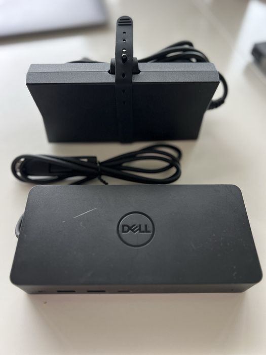 2 Монитора HP E-Series E27q и Dell Universal Dock D6000