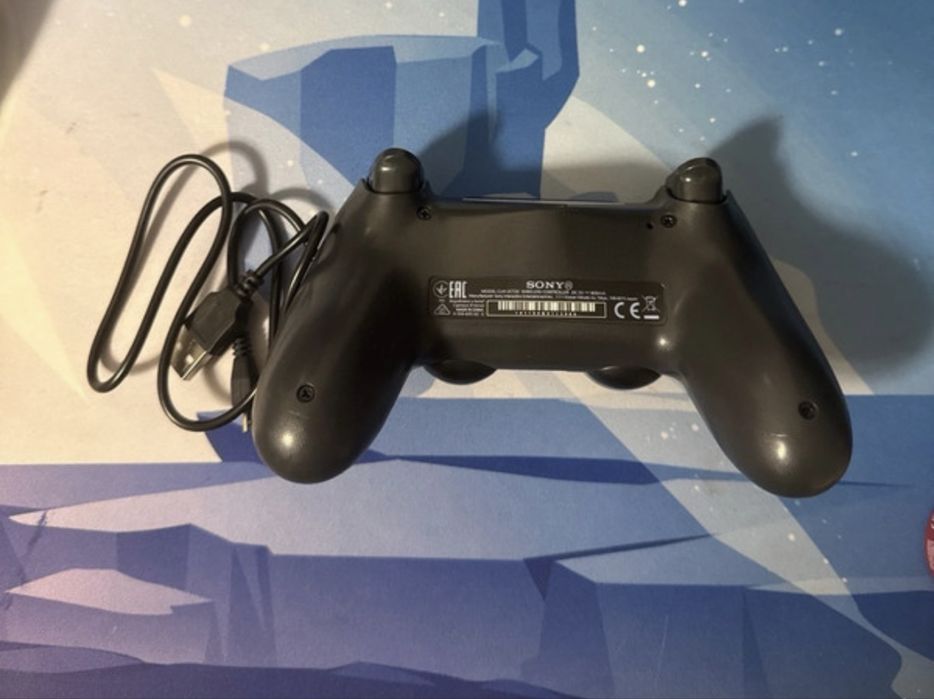 Controller Wireless DualShock 4 pentru PS4 – Compatibil, în cutie