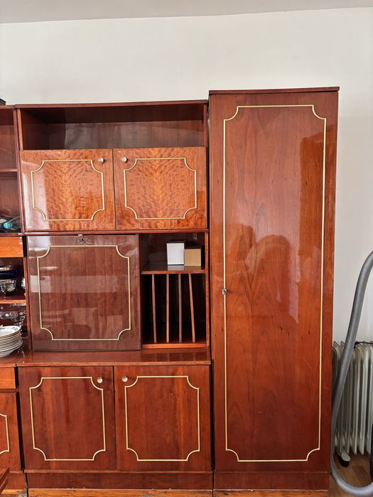 Стенка для посуды в идеальном состоянии