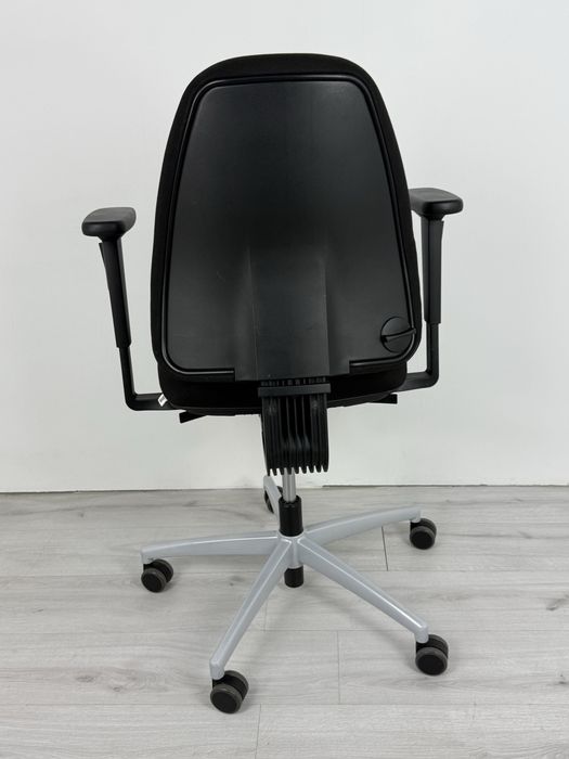 Мултифункционален Офисният стол има механизъм Ballpoint Synchron Plus