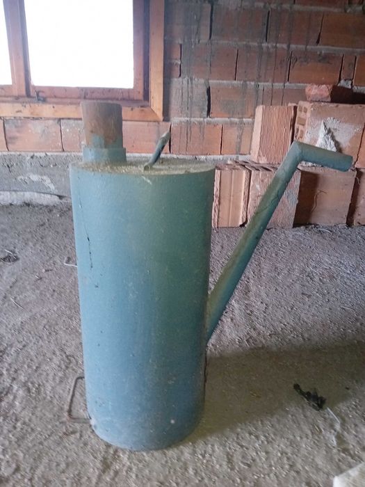 Лейка стара желязна