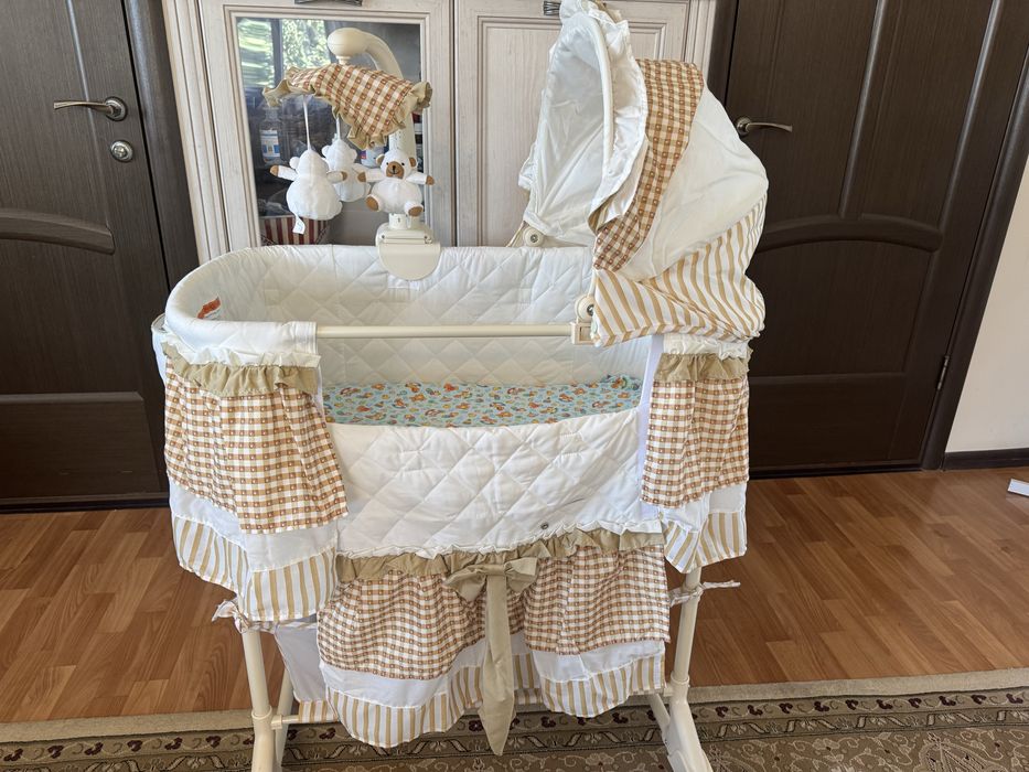 Колыбель почти новая удобая