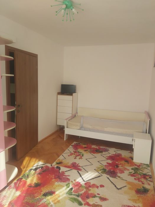 Inchiriez apartament 3 camere Vlaicu 5 colturi