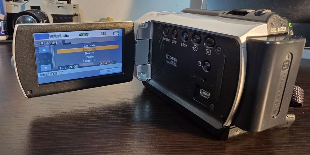 Vand Sony Handycam DCR-SR37E – camera video digitala cu HDD,