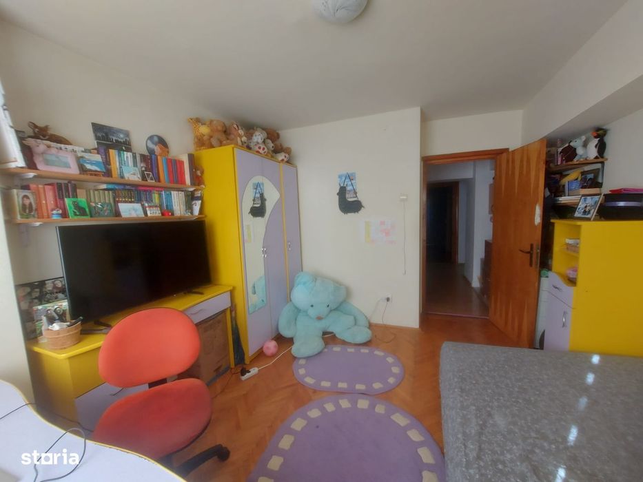 Vanzare apartament 3 camere, zona Tribunalul Nou Targoviste