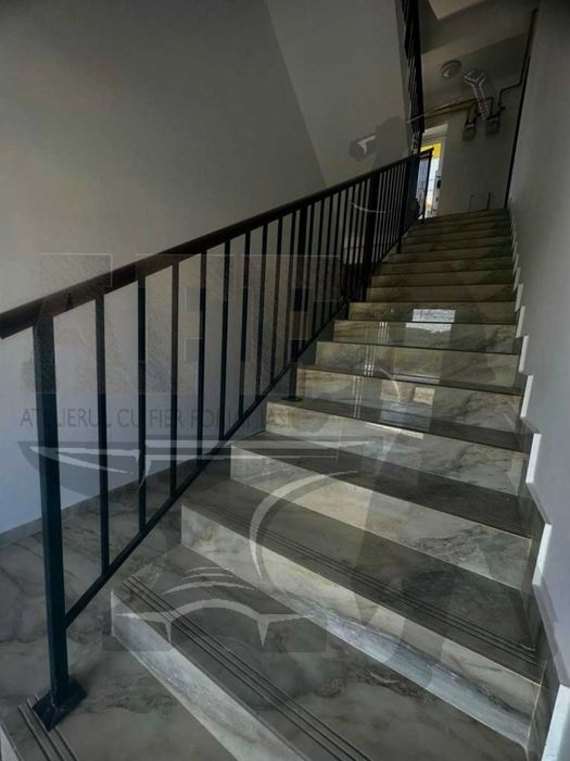 Balustrade interioare vopsite in camp electrostatic