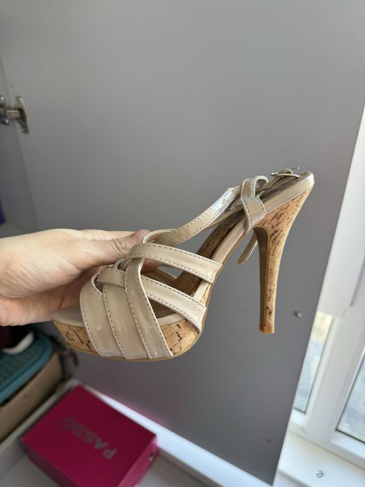 Обувь по 4500 тенге новая