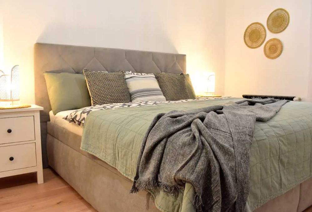 Дава се под наем Двустаен апартамент в Пловдив, Остромила - 65 кв.м за 280.5 € - Снимка #1