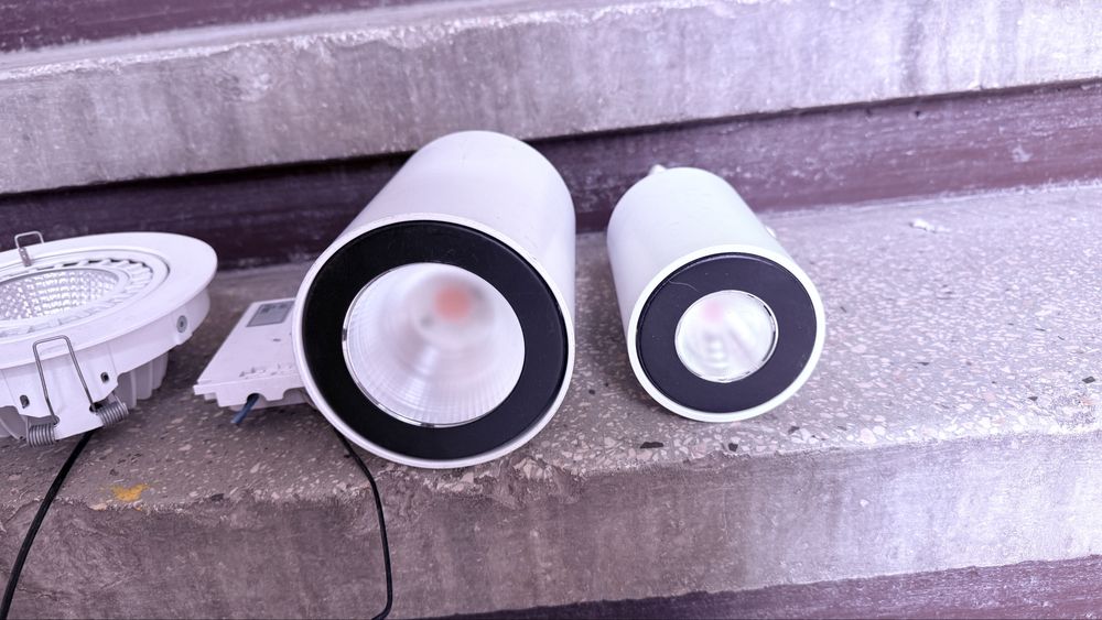 Peoiectoare/spoturi magazin