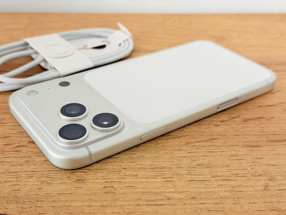 iPhone 17 Pro Max перфектен!!!