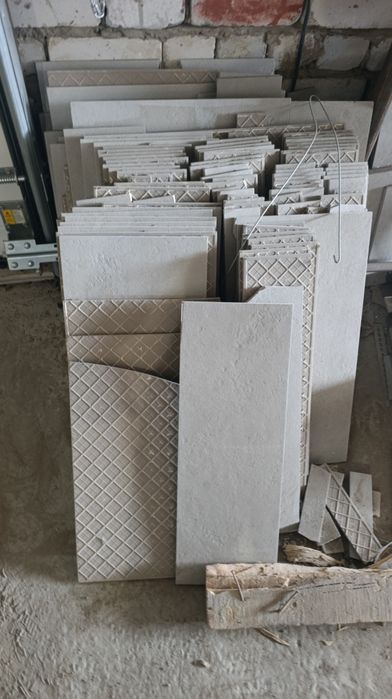 Продам остатки кафеля для брекчии