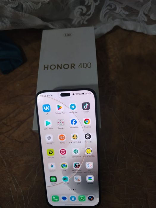 Продаю Хонор 400lite 256гб