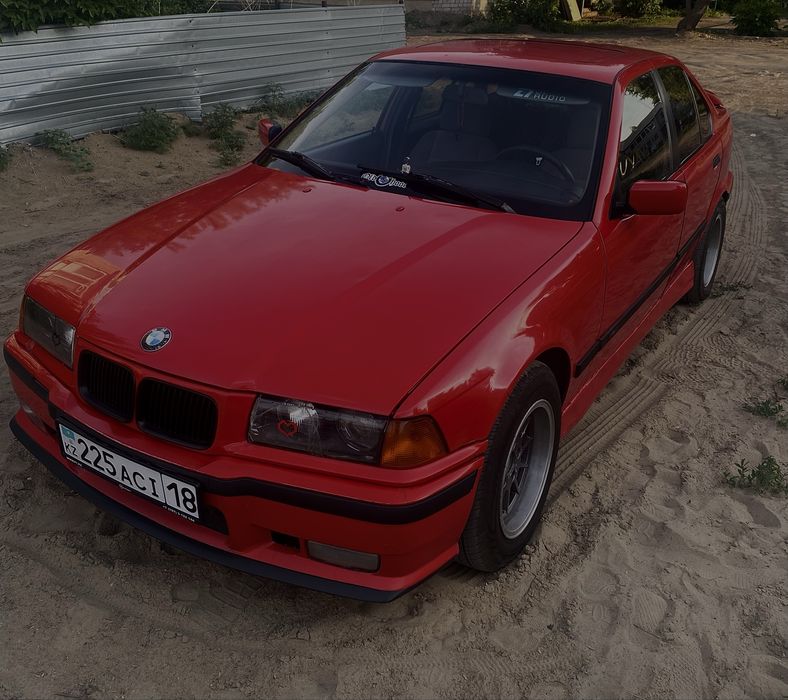 BMW e36 бмв 318is