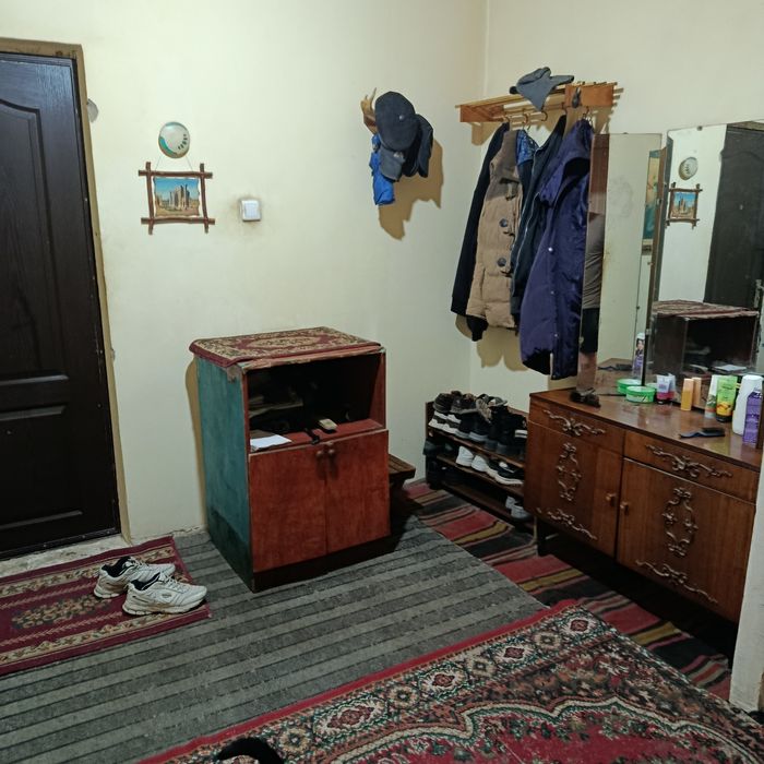 Продается трёхкомнатная квартира возле Бектимирского Ровд