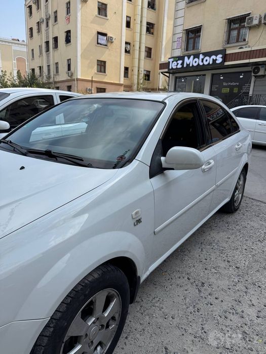 Lacetti 2010 avtomat metan srochna sotiladi