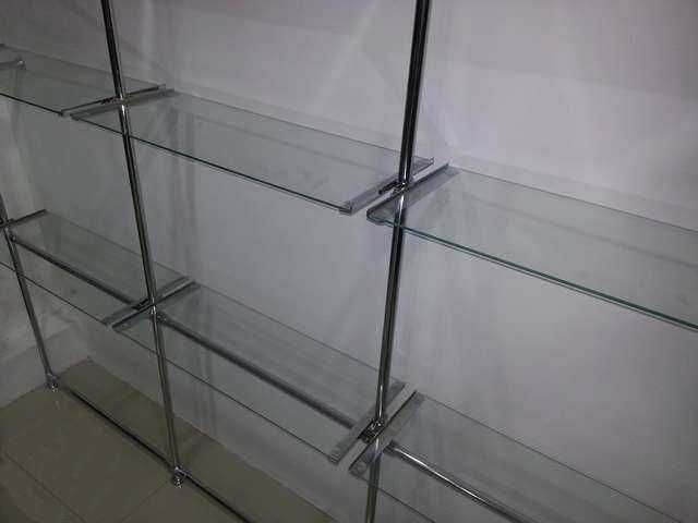 Стеллажи разборные, регулируемые (хром, стекло).