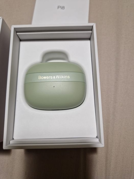 Bowers & Wilkins Pi8