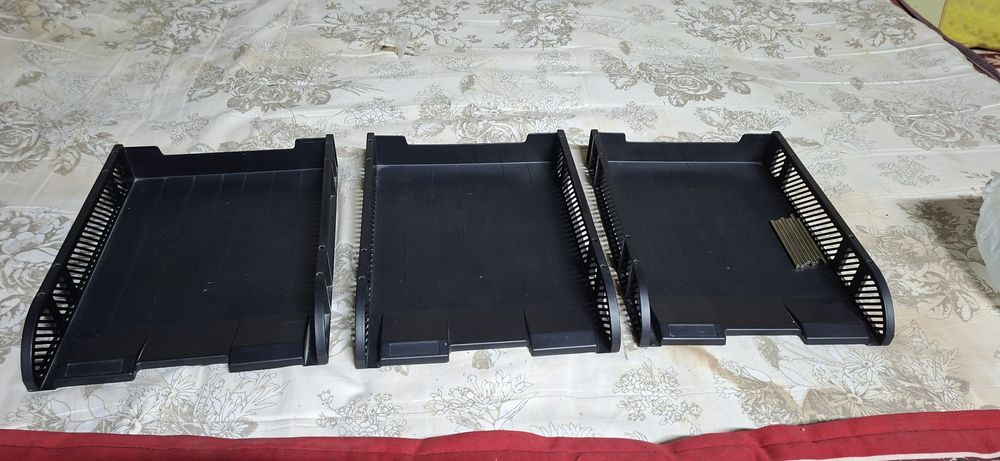 Канстовары, калькуляторы, точилки [СССР],этажерка для бумаг.