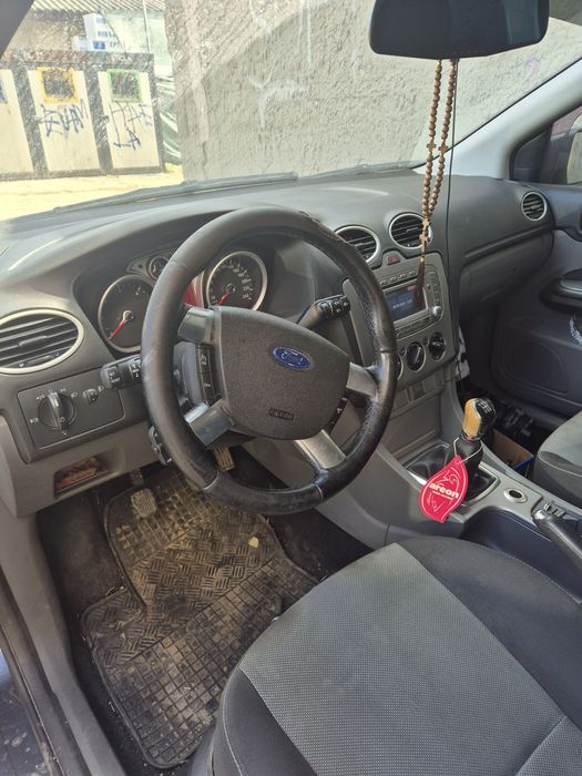 Vând ford focus  defect
