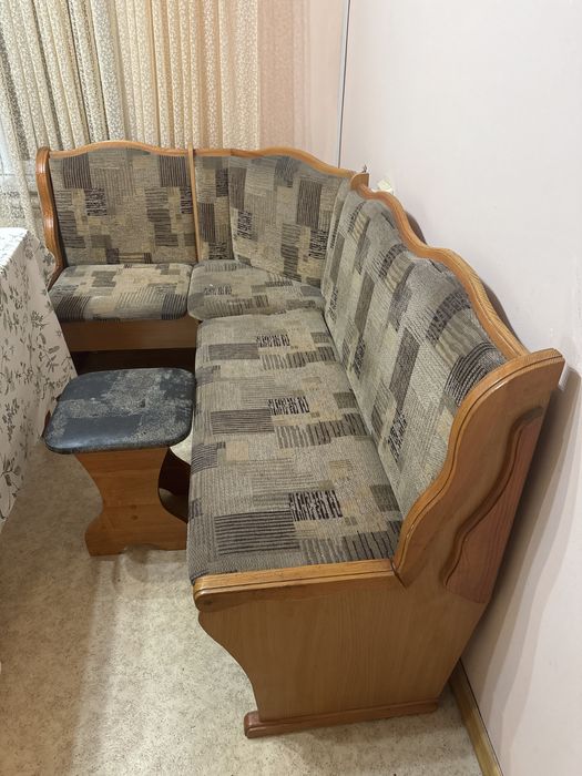 Отдам кухонный диван.