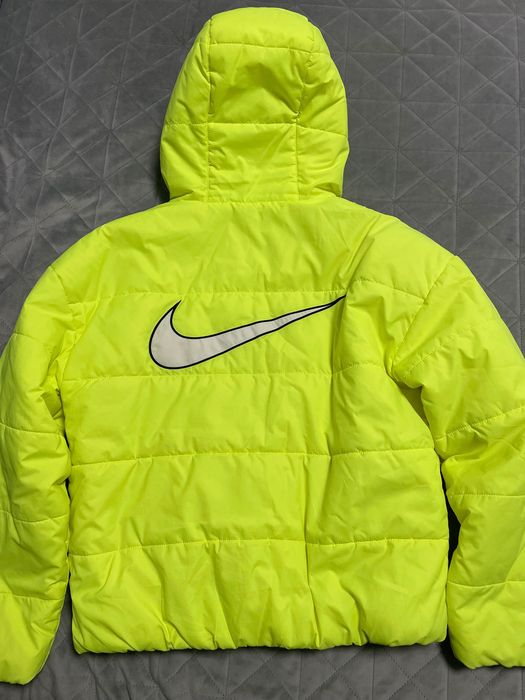 Дамско яке Nike S-размер
