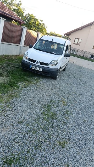 Vând renau kango 2005.1.5 tdi mașină se prezintă bine  cu acte la zi fiscal pe loc