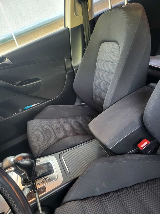 Volkswagen Passat B6 2.0 TDI (adaptat pentru persoane cu dizabilitati)