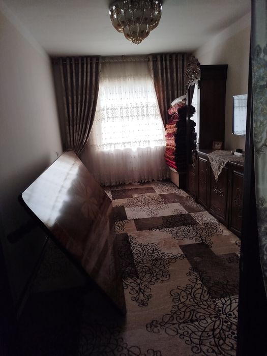 Sergeli 5a kvartira sotiladi