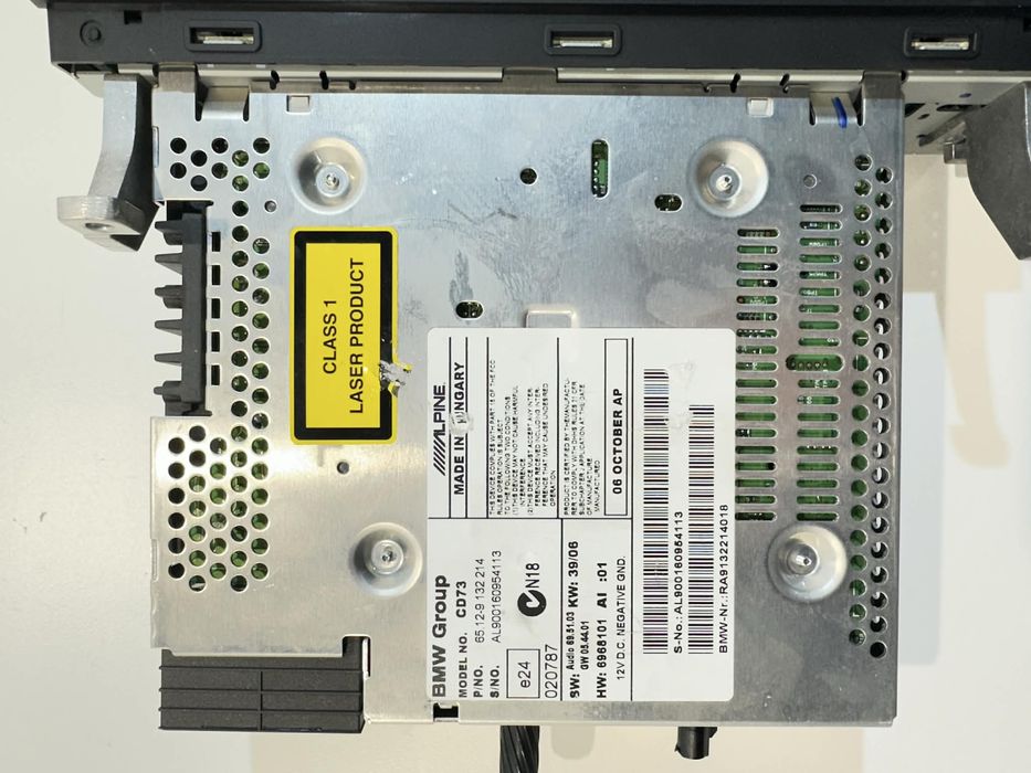 Продаваме радио CD за БМВ Е90 Е91 Е92 Е93 Е87