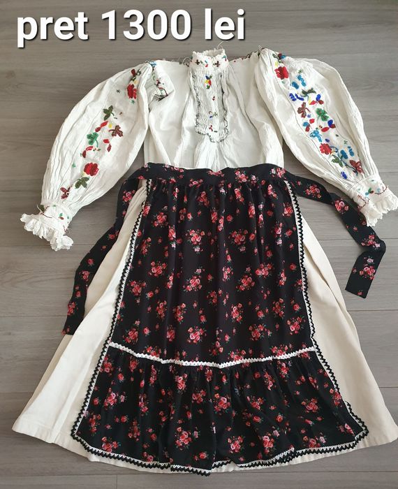 Costum popular  .