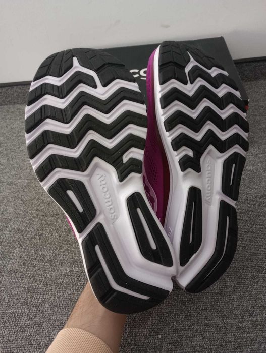 Saucony Обувки за бягане Ride 14, 38.5 EU
