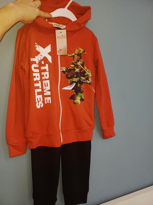 Детски комплект 134 нов