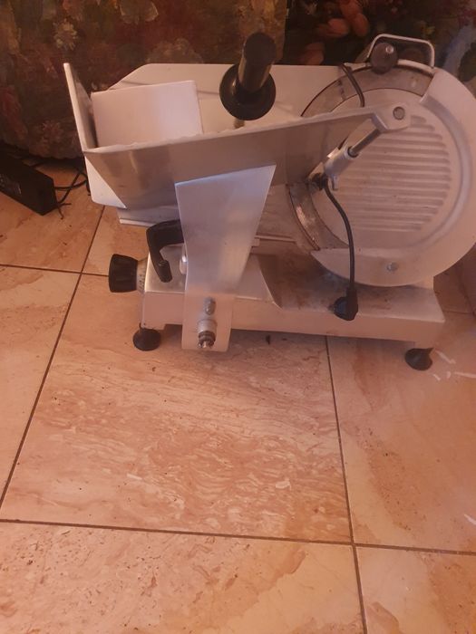 Feliator mezeluri profesional