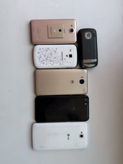 Продам телефоны на запчасти