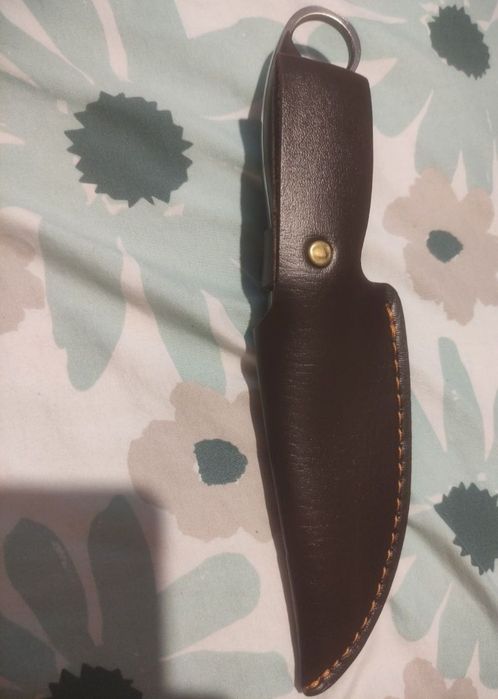 Cutit de vanatoare cu lama continuata in tot manerul,gros lama 4mm