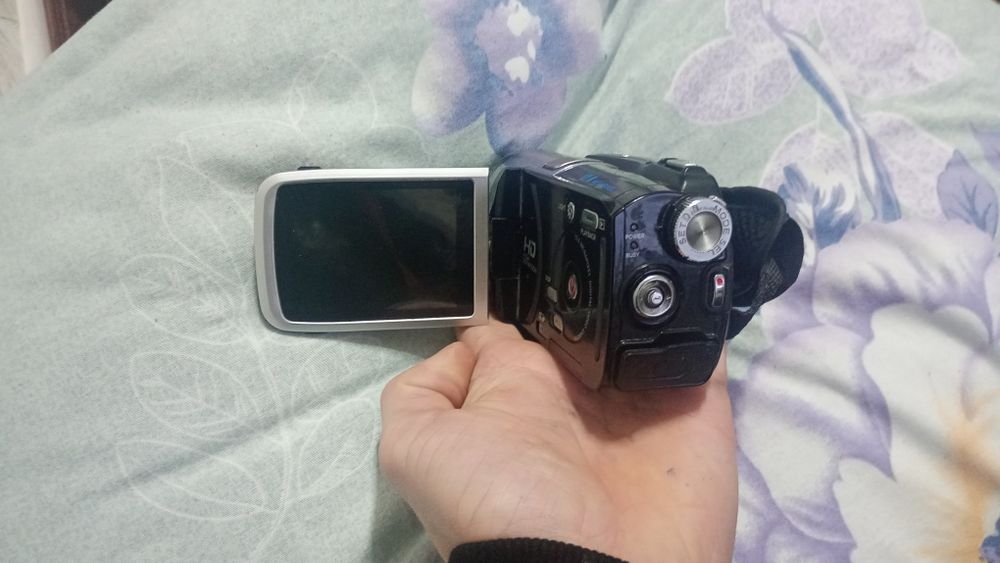 ВИДЕОКАМЕРА б/у . Продам