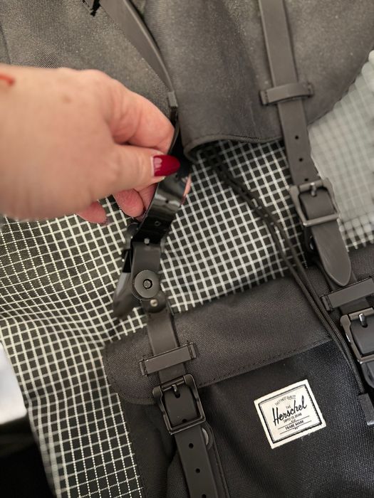 Раница Herschel, Little America