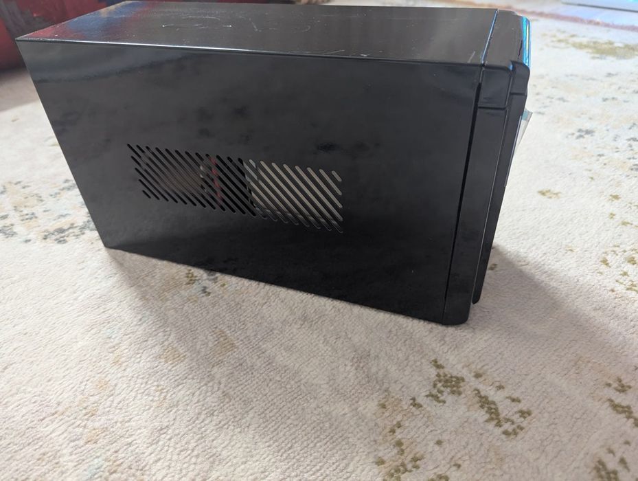 ИБП на 720 ватт состояние отличное