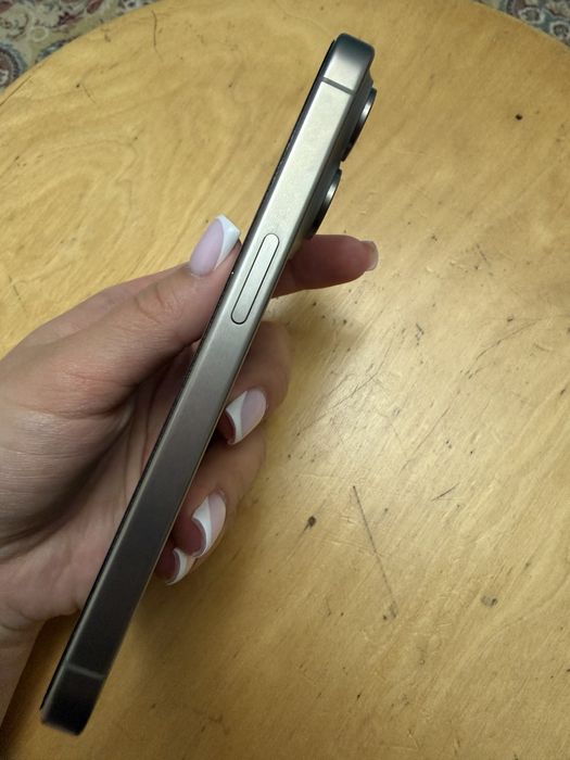 Продам Айфон 15 Pro