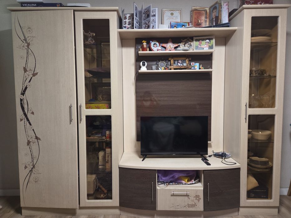 Продам стенку в хорошем состоянии, цена 40000 ( торг)