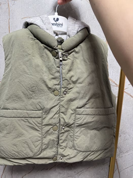 Zara жилетка на 2 года