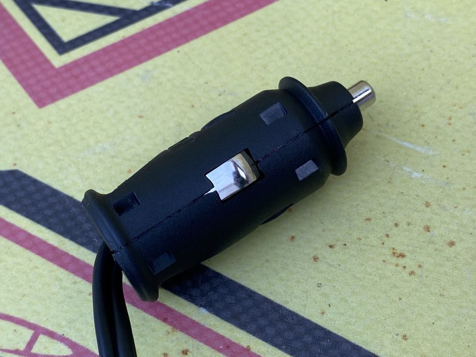 Compresor auto umflat roti 12v 180V original Mercedes OEM turism Suv