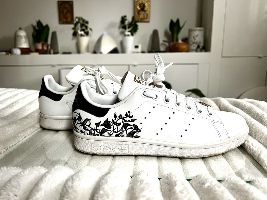 Adidas Stan Smith alb cu floricele negre