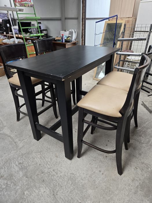 Бар маса и бар столове от масив