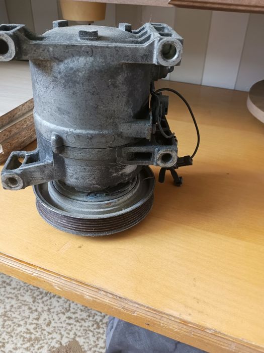 Продам компрессор на кондер