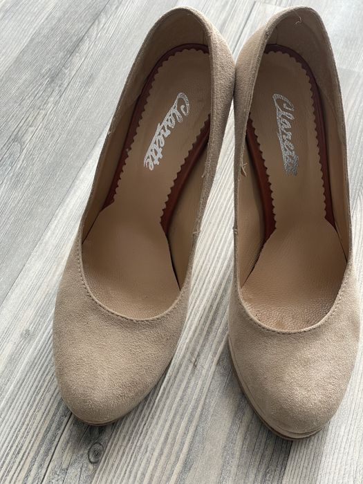 Pantofi nude cu platforma