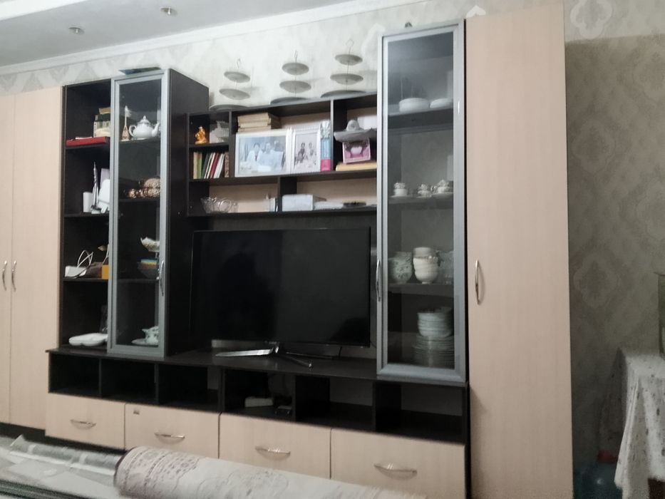 Продается Сервант стенка