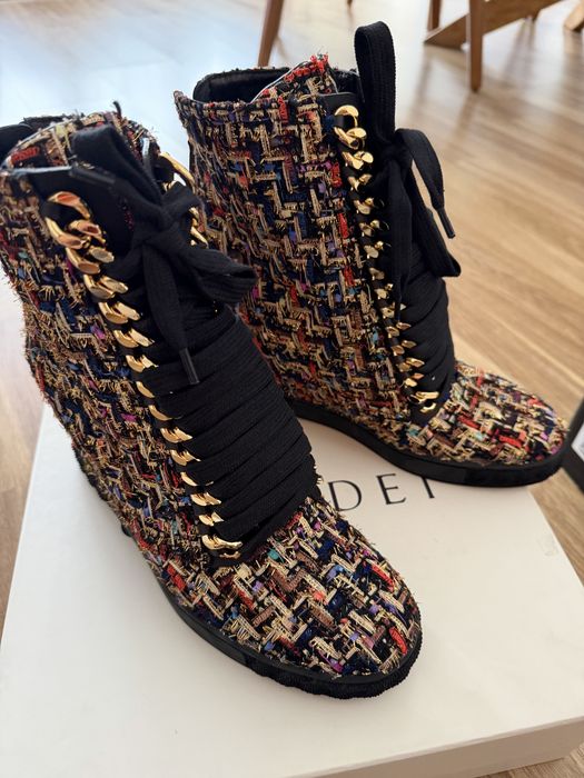 Боти casadei нови и оригинални