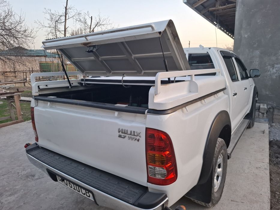 Продается TOYOTA HILUX 2008год в хорошем состоянии